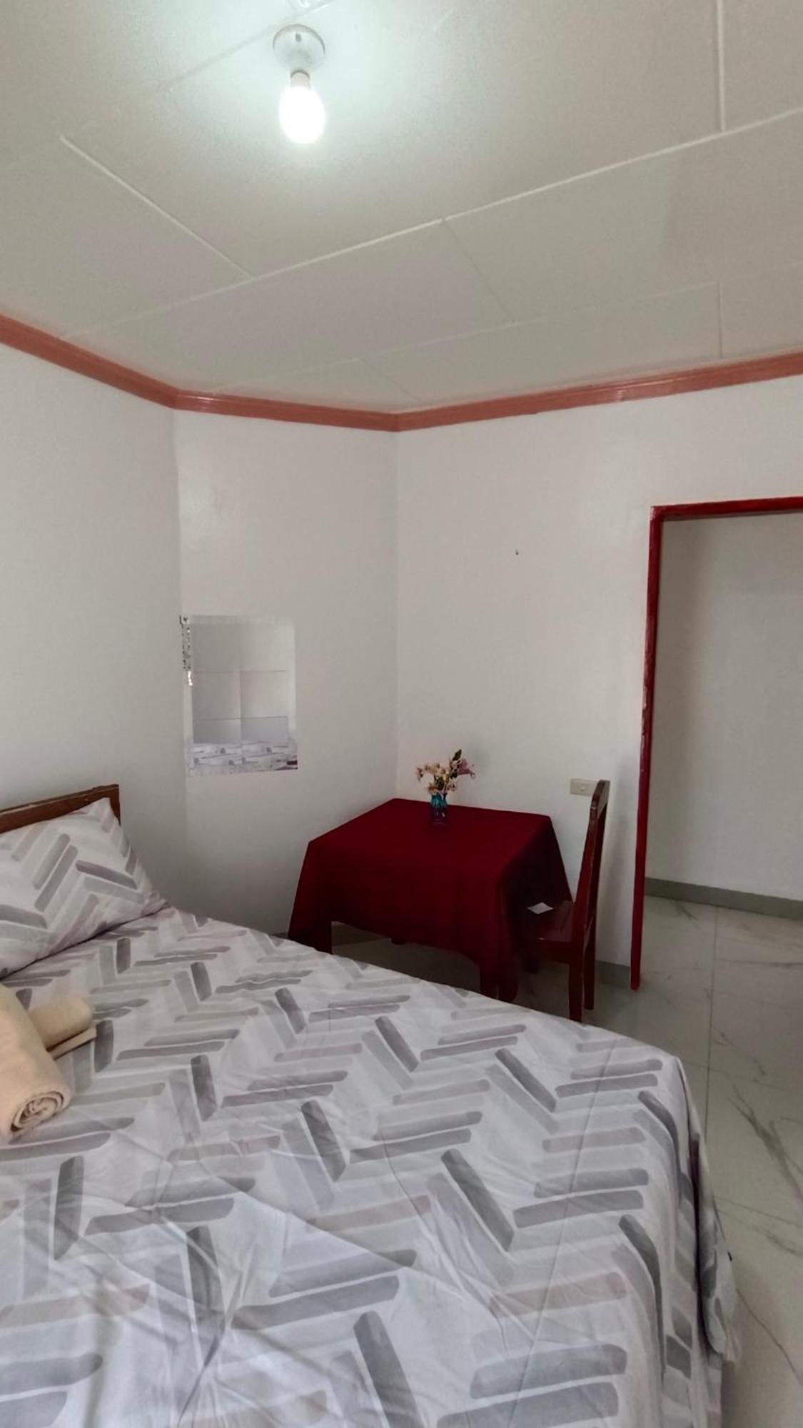 Bella'S Bed & Breakfast Dauis Екстер'єр фото